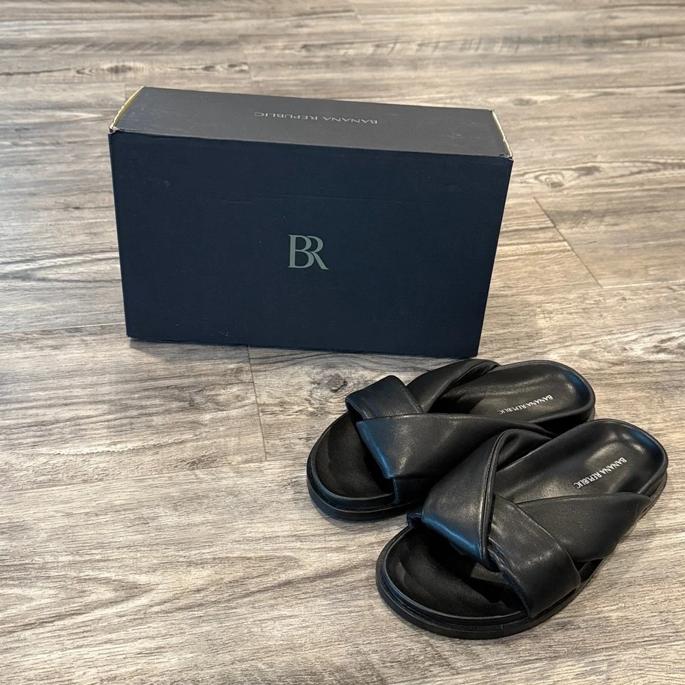 Banana Republic Black Crisscross Leather Slide Sandals - Picture 3 of 14